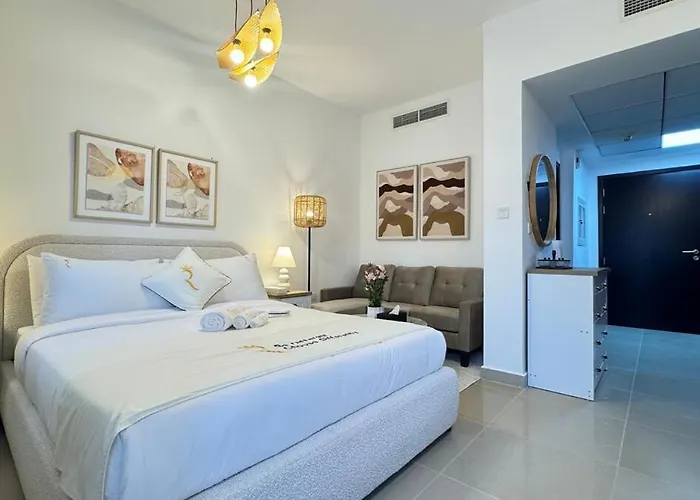 Luxury Stay In Al Reef Studio With King Bed