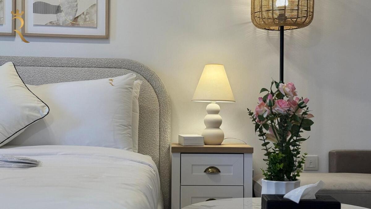 Luxury In Al Reef With King Bed