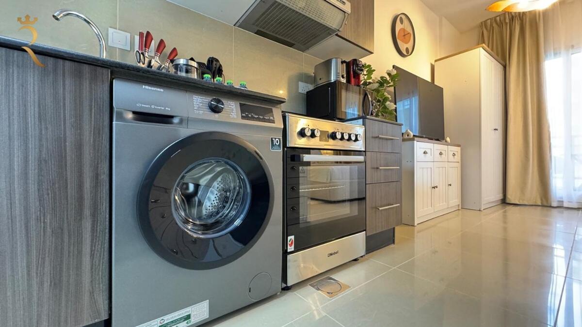 Apartment Luxury In Al Reef With King Bed Abu Dhabi