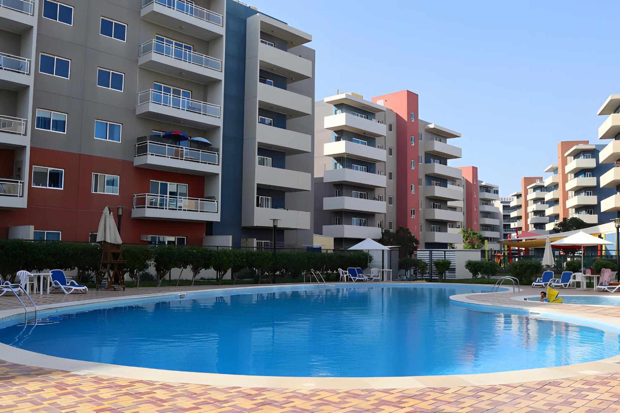 Luxury In Al Reef With King Bed Apartment *